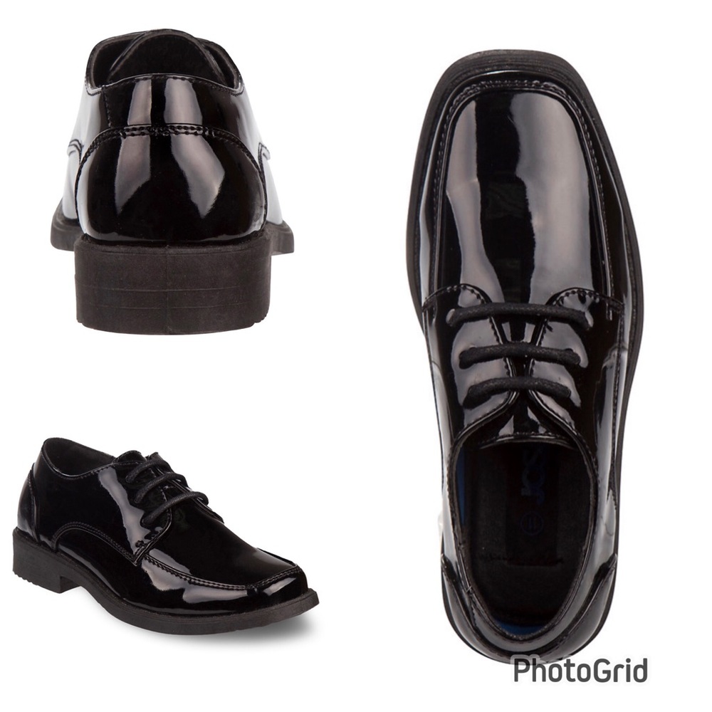 Boys Josmo Patent Leather Dress Shoes. Never Worn, Still  in Box. No marks!